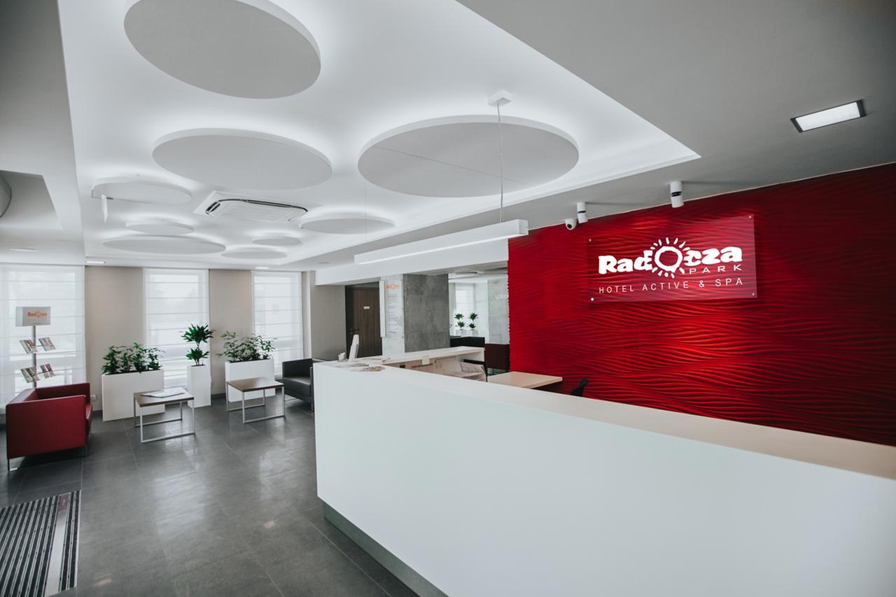 Hotel Radocza Park Business Buitenkant foto